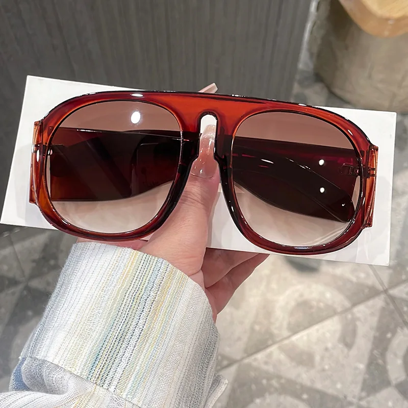 빈티지 스타일의 고급 브랜드 디자이너 선글라스, 오버사 - Luxury Zone 리뷰 및 가격